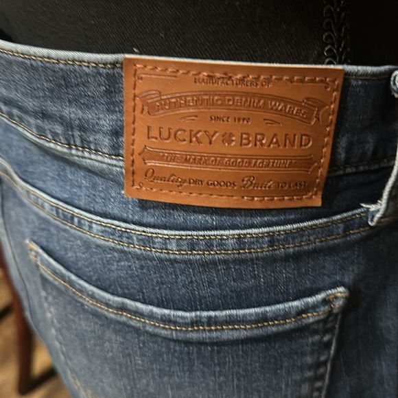 Lucky brand women’s jeans - Picture 5 of 6